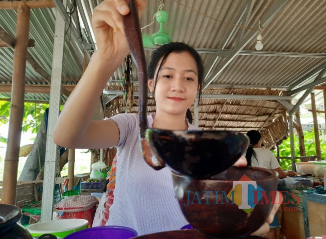 Sabrina selebgram Kediri penjual dawet.