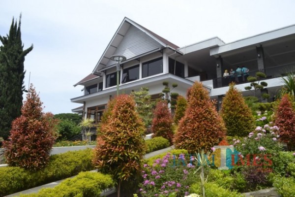Vila Bima Shakti yang tidak pernah berubah bangunannya di Taman Rekreasi Selecta. (Foto: Irsya Richa/MalangTIMES)