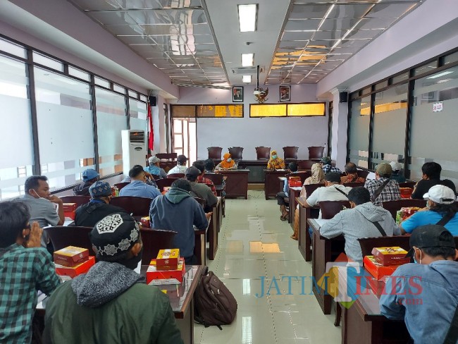 Peserta pra pelatihan kerja yang digelar oleh Disnaker-PMPTSP Kota Malang dan Diskopindag Kota Malang.
