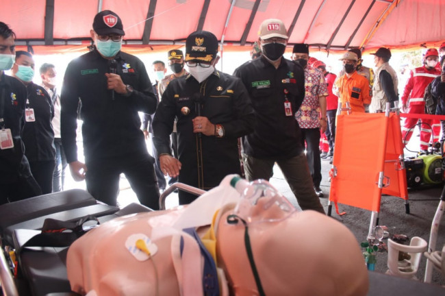 Pengecekan peralatan penanggulangan bencana.