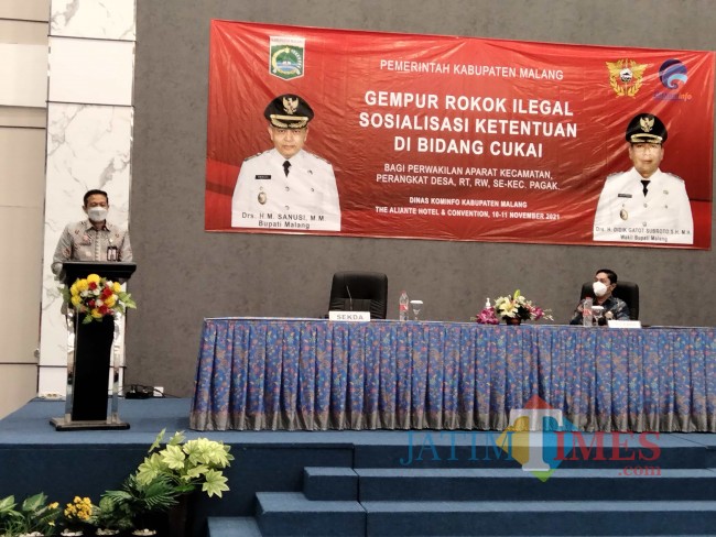 Sekda Kabupaten Malang Wahyu Hidayat saat menyampaikan paparan (Foto:Riski Wijaya/MalangTIMES)
