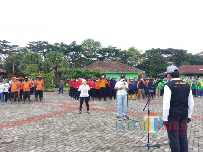 Apel gelar komunitas yang melakukan gerakan tanam pohon (foto: Hendra Saputra/JatimTIMES) 