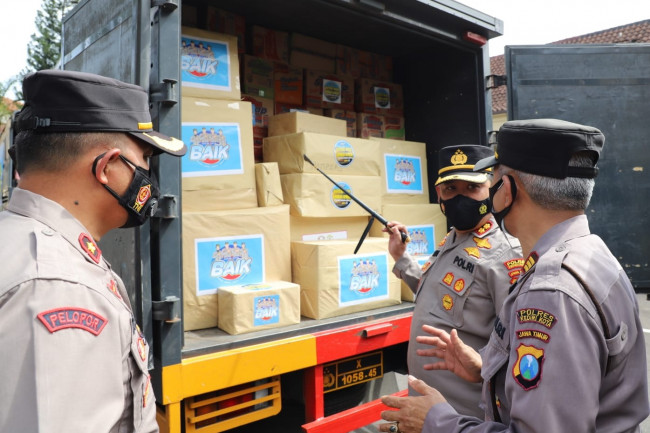 Polres Kediri Kota Kirim Tiga Truk Bantuan Korban Erupsi Semeru