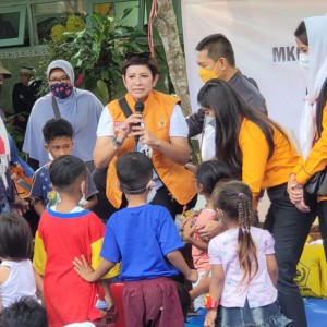 Ormas MKGR Salurkan Bantuan dan Beasiswa Pelajar Terdampak Erupsi Semeru