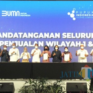 Siapkan Penyaluran Pupuk 2022, Petrokimia Teken SPJB dengan 372 Distributor