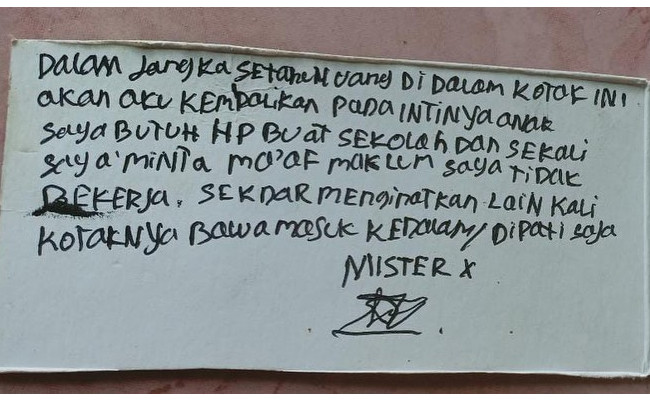 Aksi Pencuri Kotak Amal Masjid Tinggalkan Surat Terekam CCTV, Isinya Bikin Terharu