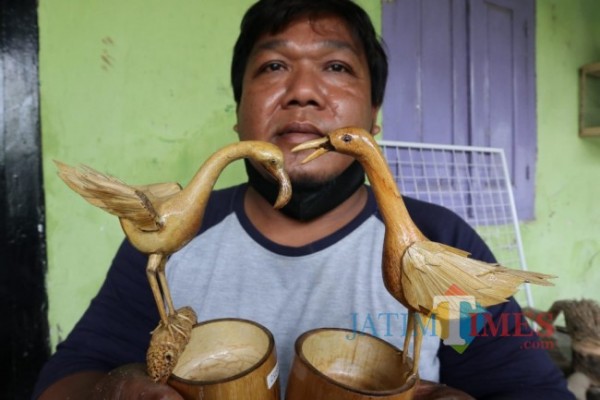 Warga Kediri Manfaatkan Limbah Bambu Jadi Kerajinan Unik Bernilai Ekonomis