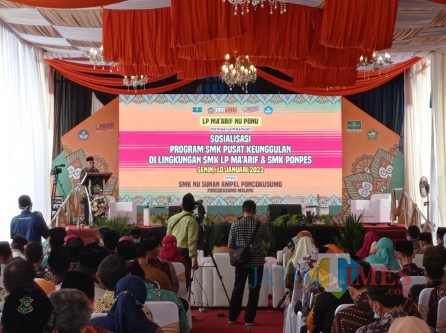 Para peserta sosialisasi yang terdiri dari SMK NU di Jatim (foto: Hendra Saputra/JatimTIMES) 