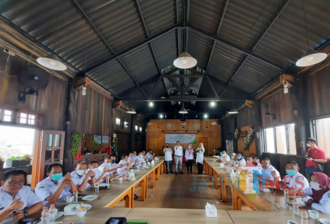 Pemdes saat mengikuti monitoring dan evaluasi BPJAMSOSTEK. 