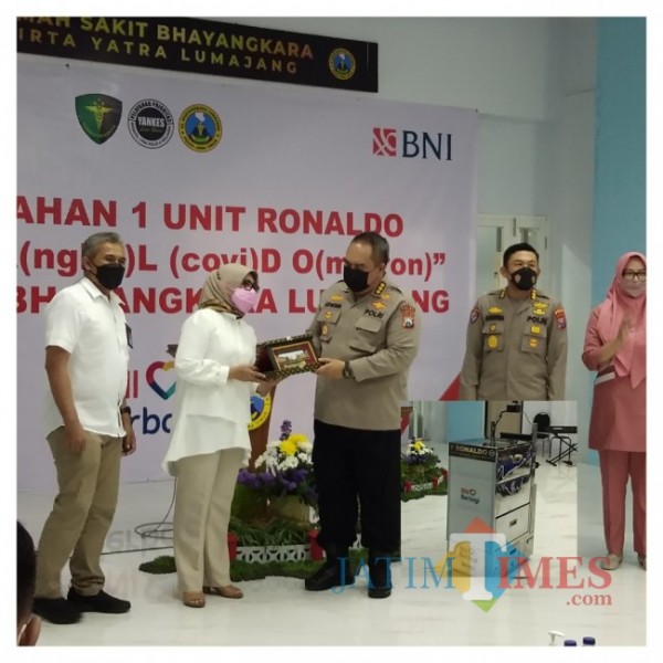 Di RS Bhayangkara Lumajang Robot Ronaldo Layani Pasien 