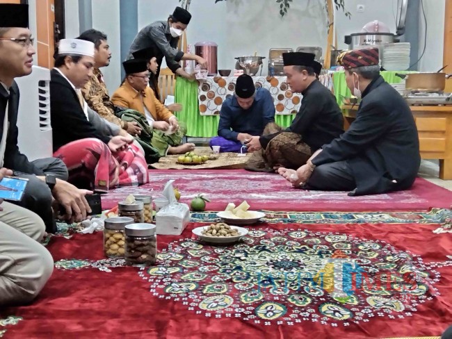 Sejumlah tokoh agama dan pengusaha yang hadir dalam peresmian Ponpes Tahfid Manbaul Ulum.(Foto: Riski Wijaya/MalangTIMES)