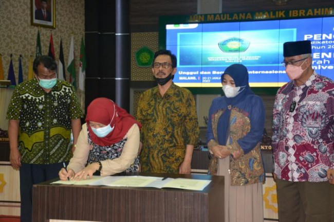 2 Hari Pembahasan di Rapim, Rektor UIN Maliki Malang Tandatangani Arah Kebijakan Kampus 2023