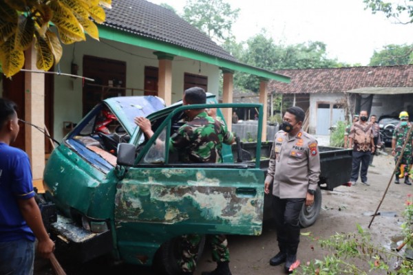 Puting Beliung Terjang Blitar, 15 Rumah dan 2 Mobil Dilaporkan Rusak