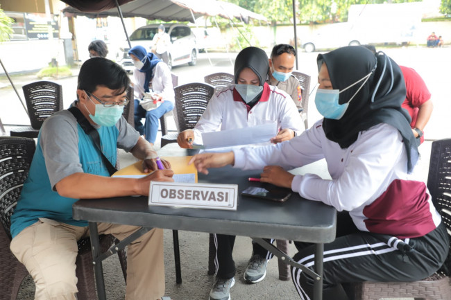 Polres Kediri Kota melakukan Vaksinasi Booster kepada rekan - rekan Media se Kediri Raya, Sabtu (29/1/2022).  Foto: (Dok Polres Kediri Kota)