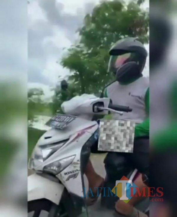 Viral, Pria di Tulungagung Pamer Alat Vital sambil Kendarai Sepeda Motor