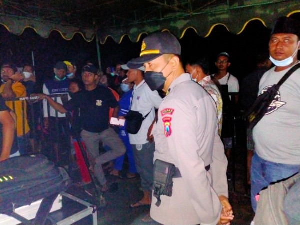 Sebabkan Kerumunan, Polres Blitar Bubarkan Live DJ di Lapangan Bangle