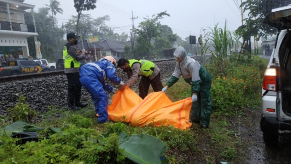 Perlintasan Tanpa Palang Pintu di Blitar Makan Korban, Remaja 19 Tahun Tewas Tersambar KA