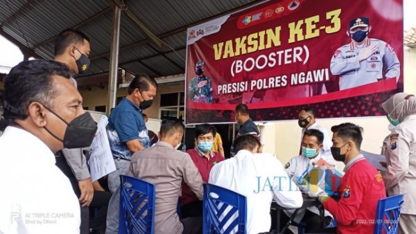 891 Personel Polres Ngawi Jalani Vaksinasi Booster 