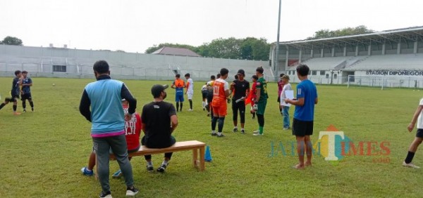 Berpacu dengan Waktu, Askab PSSI Banyuwangi Gelar Seleksi Pemain untuk Porprov