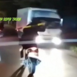 Viral Geng Motor Berulah di Jalanan Jombang, Kepruk Mobil Lewat