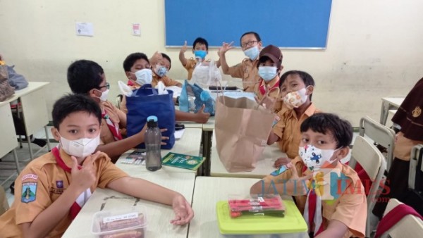 Foto ilustrasi pembelajaran di sekolah dasar