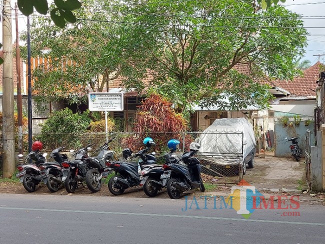 Rumah dinas yang ditempati penggugat.