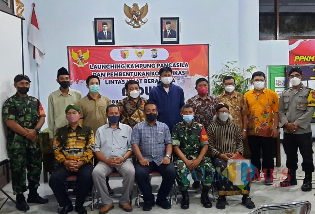 Berbagi unsur masyarakat 