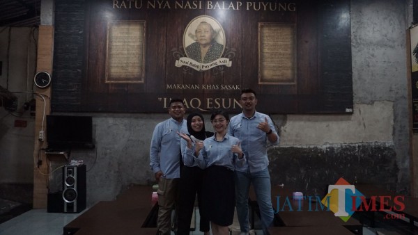 Tim-JatimTIMES-waktu-foto-fi-dalam-kedai86ddf4bd54b07218.jpg