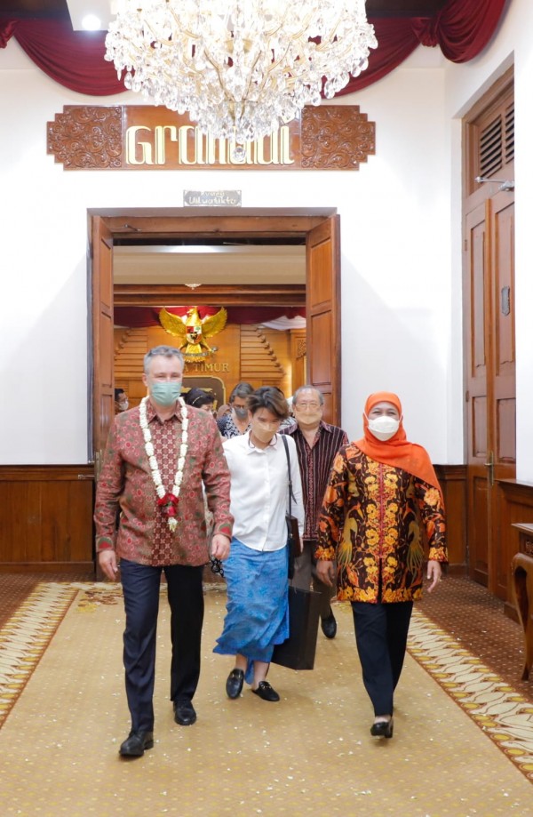 Gubernur-Khofifah-dan-Dubes-Finlandia10a3fda0e563388311.jpg