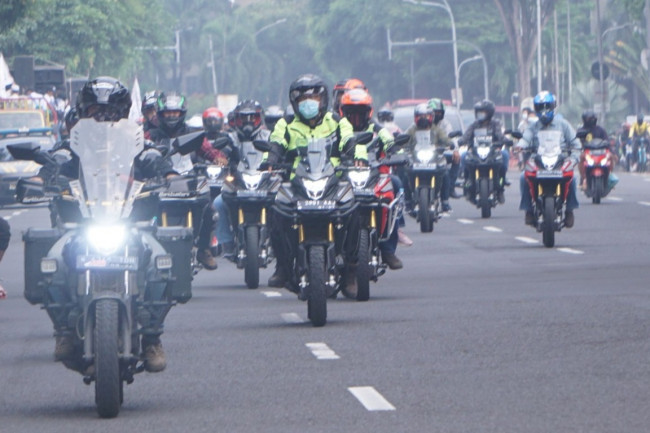 MPM Honda Jatim menggelar kegiatan touring bertajuk “CB150X Adventure Touring” bersama dengan konsumen Honda CB150X.  (Foto: Dok. Istimewa)