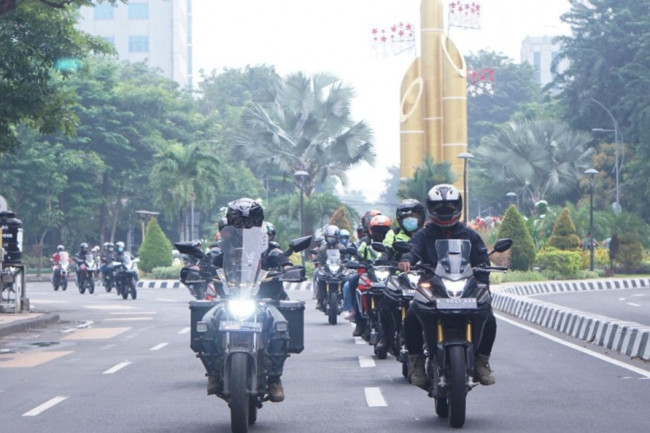 MPM Honda Jatim menggelar kegiatan touring bertajuk “CB150X Adventure Touring” bersama dengan konsumen Honda CB150X. (Foto: Dok. Istimewa)