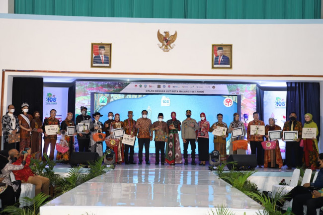 Para juara fashion show.