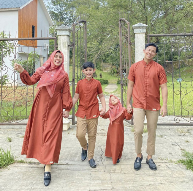 Keluarga Fairuz (instagram.com/fairuz)