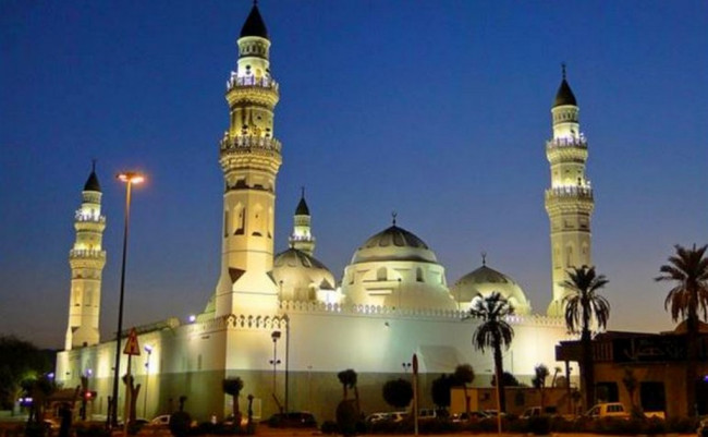 Masjid Quba pada saat petang.