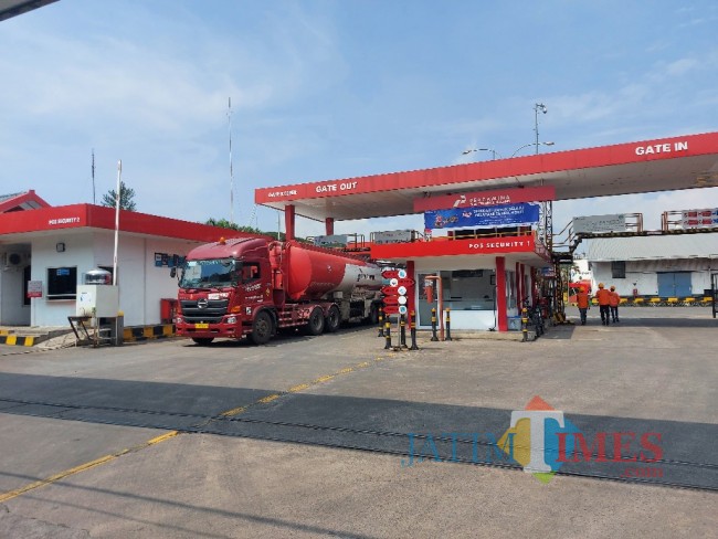 Truk Tangki Pertamina.