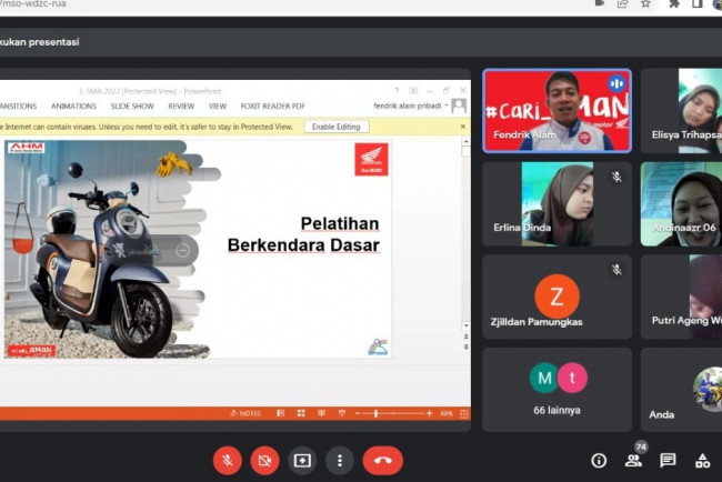 Webinar edukasi safety riding ini dipandu oleh Instruktur Safety Riding MPM Honda Jatim. (Foto: Dok. MPM Honda Jatim) 