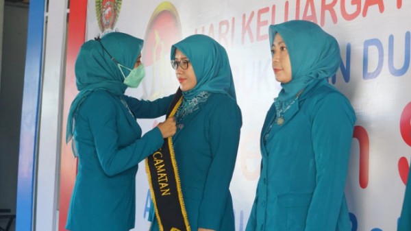 Pengukuhan Duta Stunting bertepatan dengan peringatan Hari Keluarga Nasional ke-29, Rabu (29/6) di Taman Brantas. Duta Stunting ini berasal dari 3 kecamatan dan 46 kelurahan. (Foto: Dok. Istimewa)