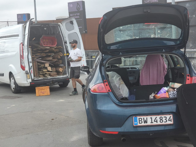 Bagian mobil yang nampak digunakan untuk mengangkut sampah.(Foto: Istimewa).