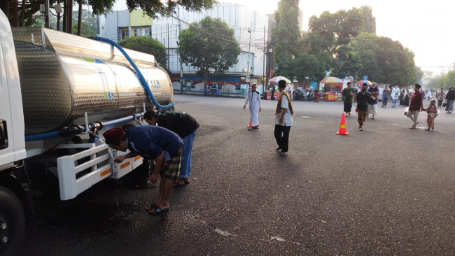 Truk tangki.