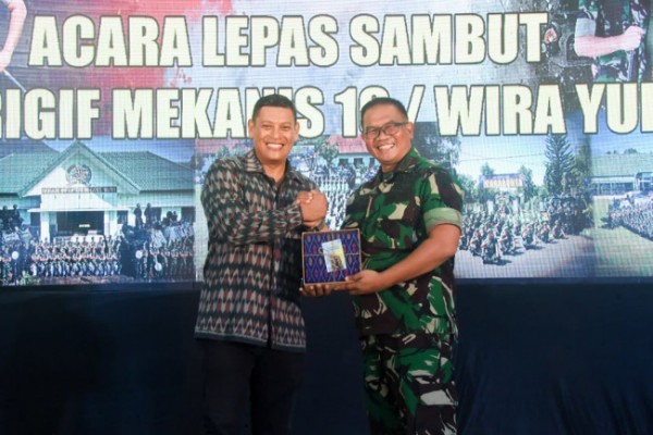 Acara Lepas Sambut Komandan Brigif Mekanis 16 Wira Yudha Kediri ini berlangsung di Aula Markas Brigif 16 Wira Yudha, Selasa (12/7). (Foto : Dok. Istimewa)
