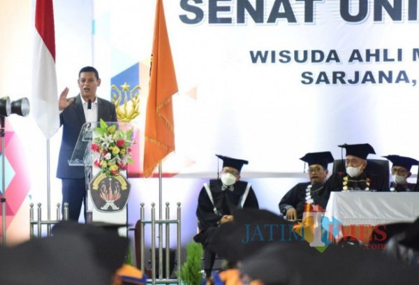 Wali Kota Kediri saat memberikan sambutan (foto: istimewa)