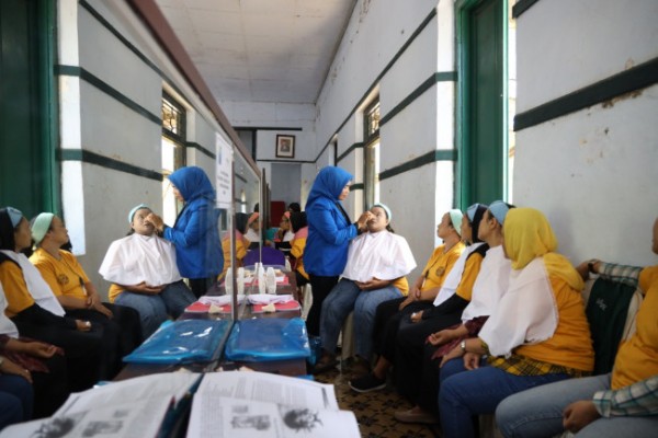 Melalui Prodamas Plus, Dinas Koperasi Usaha Mikro dan Tenaga Kerja (Dinkop-UMTK) menggelar berbagai macam pelatihan dengan menggandeng lembaga pelatihan kerja (LPK) yang kompeten di bidangnya.&nbsp;(Foto: Dok. Istimewa)