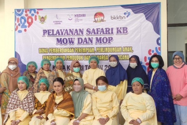Pemkot Kediri melalui DP3AP2KB mengadakan kegiatan Pelayanan Safari KB Metode Operasi Wanita (MOW) dan MOP (Metode Operasi Pria), Kamis (21/7) di RS Dhaha Husada.&nbsp;(Foto: Dok. Istimewa)