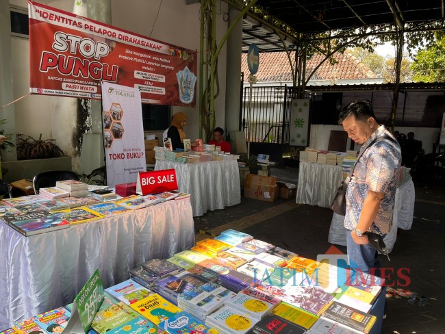 Bazar buku.