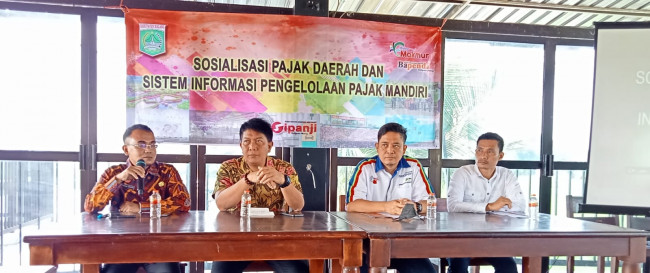 Kepala Bapenda Kabupaten Malang, Made Arya Wedantara saat memberi arahan dalam sosialisasi pajak di wilayah UPT Singosari.(Foto: Istimewa).