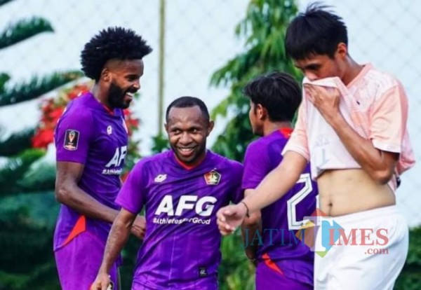 Pemain Persik saat menjalani latihan (foto: istimewa)