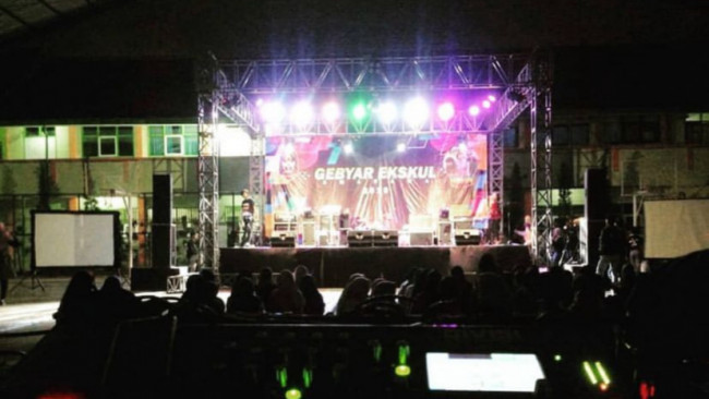 Salah satu even dengan lighting Divisi Event Equitment Malang. (Foto: Divisi Event Equitment Malang)