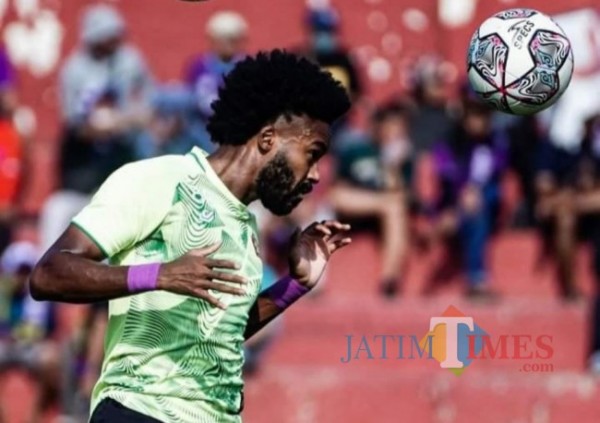 Joarderson saat melakukan sesi latihan di Stadion Brawijaya. (Foto : istimewa)