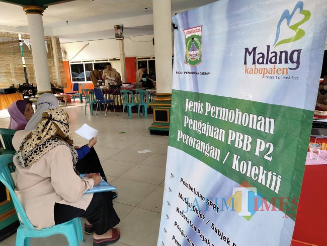Pelayanan PBB melalui program Bapenda Menyapa.(Foto: Riski Wijaya/MalangTIMES).