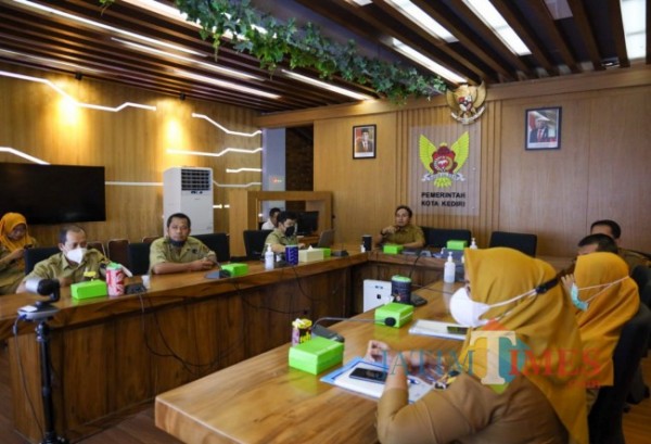 Dinas Kominfo Kota Kediri gelar rapat Verifikasi Data Pengisian Kuesioner. (Foto : istimewa)